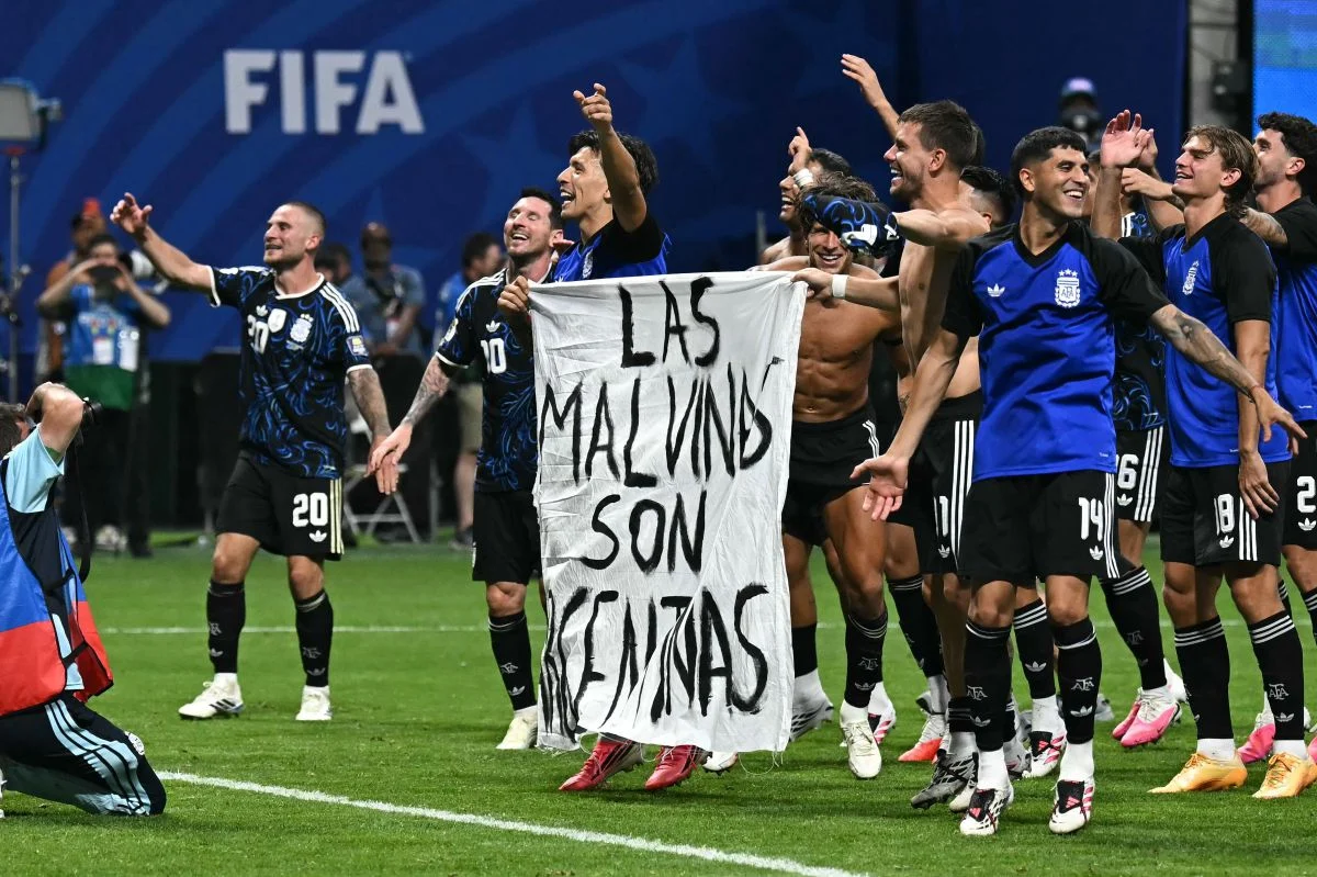 FIFA Selidiki Argentina Bawa Spanduk Falklands Usai Semifinal Piala Dunia