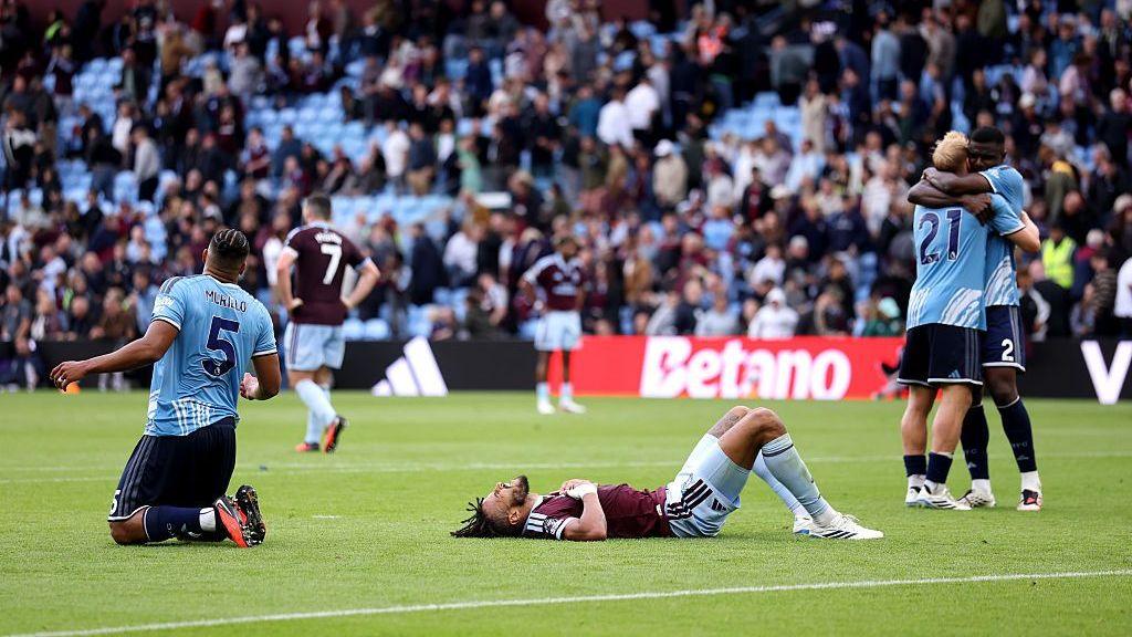 Kekalahan Tottenham dari Aston Villa Perpanjang Krisis