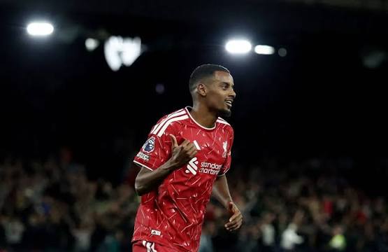 Alexander Isak Bersinar, Liverpool Tekuk Brighton 2-0